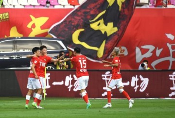 新人注册福利-逆转取胜广州队缓解压力 伤员回归卡帅赞许洛国富